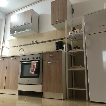 Bright Industrial Style Near The City Centre דירה *